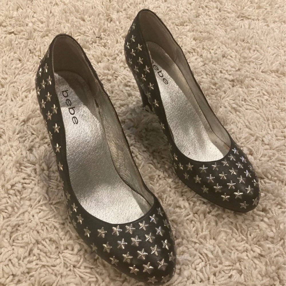 Bebe Tina Star Studded Black Pumps size 7